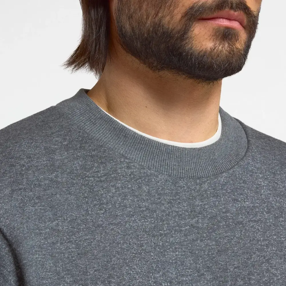 25Q1_Apparel_MerinoBlendSweatshirt_Site_PDP_Men_Natural_Grey_Heather_Detail_4350_1600x1600_dd280534-a6e4-46d1-80d0-c9185ebb85c5.webp